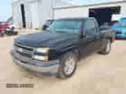 2006 Chevrolet Silverado 1500 Work Truck z VIN 3GCEC14X66G272129, wystawiony jako IAAI lot #42725725 z przebiegiem 95 938 mil mil oraz . Historia ofert i sprzedaży dostępna na DreamBid. Obrazek 17.
