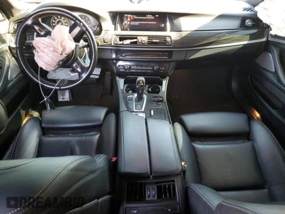 2015 BMW 5 Series 550i с VIN WBAKN9C58FD961479, выставлен на аукционе Copart как лот 63823715 с пробегом 82 546 миль миль и Списание • Salvage title. История ставок и продаж доступна на DreamBid. Изображение 8.