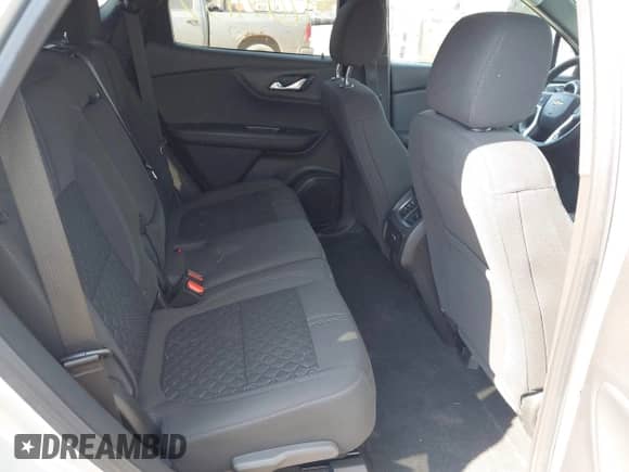 2020 Chevrolet Blazer LT z VIN 3GNKBHRSXLS704944, wystawiony jako IAAI lot #42009155 z przebiegiem 49 370 mil mil oraz . Historia ofert i sprzedaży dostępna na DreamBid. Obrazek 8.