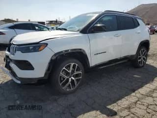 2025 Jeep Compass Limited с VIN 3C4NJDCN9ST598211, выставлен на аукционе Copart как лот 84449495 с пробегом 2 230 миль миль и Списание • Salvage title. История ставок и продаж доступна на DreamBid. Изображение 1.