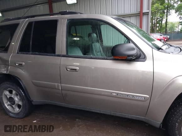 2002 Chevrolet TrailBlazer LS с VIN 1GNDS13S822136700, выставлен на аукционе IAAI как лот 42378755 с пробегом 250 026 миль миль и . История ставок и продаж доступна на DreamBid. Изображение 13.