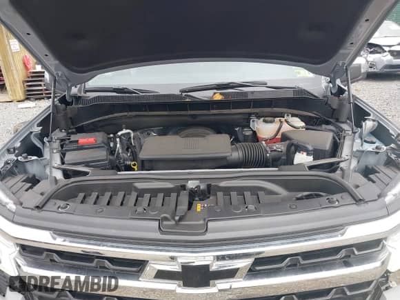 2024 Chevrolet Silverado 1500 LT with VIN 1GCUDDED2RZ315156, listed as a IAAI auction lot 40955274 with 8,693 mi miles and . Bid and sale history available at DreamBid. Image 10.