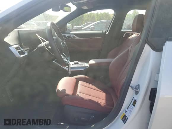 2025 BMW i4 M50 с VIN WBY33HD06SFU12371, выставлен на аукционе Copart как лот 63578455 с пробегом 4 884 миль миль и Списание • Salvage title. История ставок и продаж доступна на DreamBid. Изображение 7.