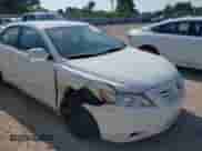 2009 Toyota Camry LE z VIN 4T1BE46K59U880088, wystawiony jako IAAI lot #43210981 z przebiegiem 63 904 mil mil oraz . Historia ofert i sprzedaży dostępna na DreamBid. Obrazek 6.