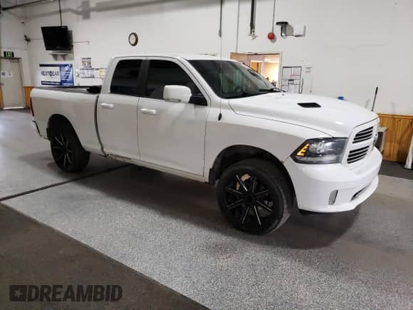 2014 Ram 1500 Sport with VIN 1C6RR7HT8ES304135, listed as a Copart auction lot 51549085 with 151,296 mi miles and Clean title. Bid and sale history available at DreamBid. Image 4.