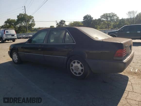 1993 Mercedes-Benz 500 with VIN WDBGA51E6PA099154, listed as a Copart auction lot 68961355 with 273,967 mi miles and Clean title. Bid and sale history available at DreamBid. Image 2.