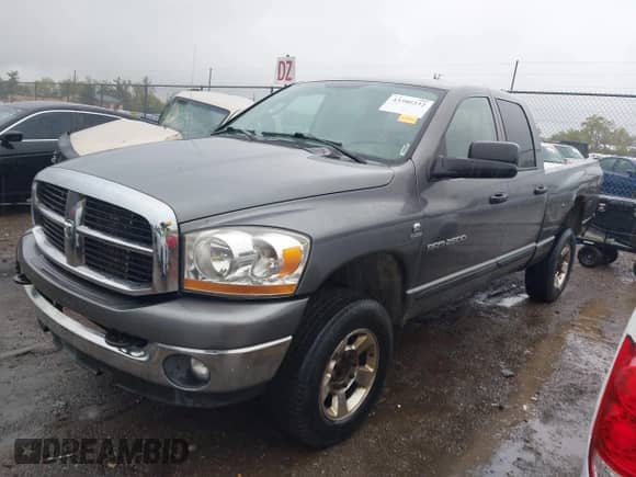 2006 Dodge 2500 SLT with VIN 3D7KS28C56G230981, listed as a IAAI auction lot 43380232 with 275,125 mi miles and . Bid and sale history available at DreamBid. Image 13.