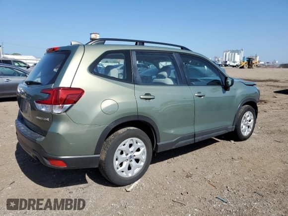 2021 Subaru Forester with VIN JF2SKADC5MH572400, listed as a Copart auction lot 61958885 with 44,739 mi miles and Salvage title. Bid and sale history available at DreamBid. Image 3.