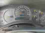 2004 GMC Sierra 1500 SLT z VIN 2GTEK19T341227163, wystawiony jako Copart lot #80357835 z przebiegiem 211 858 mil mil oraz Czysty tytuł • Clean title. Historia ofert i sprzedaży dostępna na DreamBid. Obrazek 8.