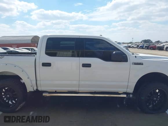 2017 Ford F-150 XL z VIN 1FTEW1CF1HKD11608, wystawiony jako IAAI lot #43433617 z przebiegiem 220 758 mil mil oraz . Historia ofert i sprzedaży dostępna na DreamBid. Obrazek 13.