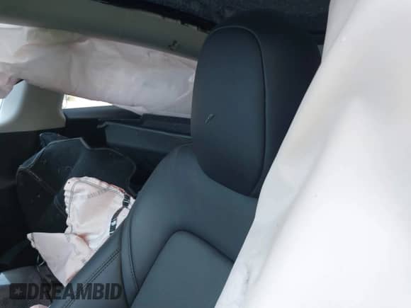 2023 Tesla Model Y Long Range with VIN 7SAYGAEE1PF914992, listed as a IAAI auction lot 43515980 with 5,543 mi miles and . Bid and sale history available at DreamBid. Image 8.