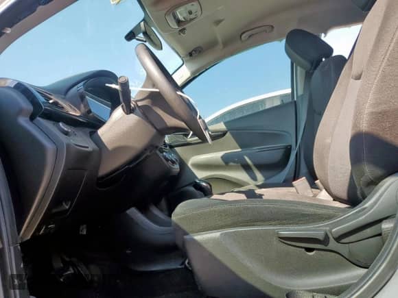 2019 Chevrolet Spark LT с VIN KL8CD6SA8KC725706, выставлен на аукционе Copart как лот 70414015 с пробегом 45 578 миль миль и Списание • Salvage title. История ставок и продаж доступна на DreamBid. Изображение 7.