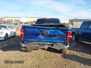 2018 Chevrolet Silverado 1500 LT z VIN 1GCVKREC0JZ114391, wystawiony jako IAAI lot #43417165 z przebiegiem 112 708 mil mil oraz . Historia ofert i sprzedaży dostępna na DreamBid. Obrazek 6.