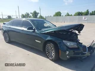 2011 BMW 7 Series 750Li z VIN WBAKB8C56BC852294, wystawiony jako IAAI lot #42844790 z przebiegiem Nie podano mil oraz . Historia ofert i sprzedaży dostępna na DreamBid. Obrazek 1.
