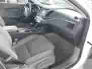 2016 Chevrolet Impala LS z VIN 1G11Z5SA8GU163312, wystawiony jako IAAI lot #43331173 z przebiegiem 144 984 mil mil oraz . Historia ofert i sprzedaży dostępna na DreamBid. Obrazek 5.