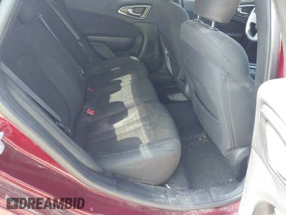 2015 Chrysler 200 LX с VIN 1C3CCCFB3FN705888, выставлен на аукционе IAAI как лот 43124632 с пробегом 91 218 миль миль и . История ставок и продаж доступна на DreamBid. Изображение 8.