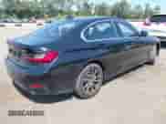 2022 BMW 3 Series 330i xDrive z VIN 3MW5R7J06N8C71254, wystawiony jako IAAI lot #43107106 z przebiegiem 26 058 mil mil oraz . Historia ofert i sprzedaży dostępna na DreamBid. Obrazek 4.