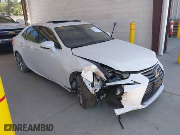 2018 Lexus IS 300 z VIN JTHC81D24J5028491, wystawiony jako IAAI lot #42837209 z przebiegiem 99 999 mil mil oraz . Historia ofert i sprzedaży dostępna na DreamBid. Obrazek 1.