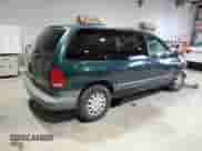 1998 Dodge Caravan SE с VIN 1B4GP45R0WB635495, выставлен на аукционе Copart как лот 66098764 с пробегом 207 331 миль миль и Списание • Salvage title. История ставок и продаж доступна на DreamBid. Изображение 3.