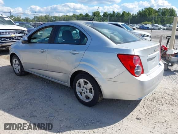 2013 Chevrolet Sonic LS с VIN 1G1JA5SH6D4236256, выставлен на аукционе IAAI как лот 43068509 с пробегом 220 001 миль миль и . История ставок и продаж доступна на DreamBid. Изображение 3.