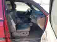 2002 Chevrolet TrailBlazer LS z VIN 1GNDT13S222516693, wystawiony jako IAAI lot #42197823 z przebiegiem 123 424 mil mil oraz . Historia ofert i sprzedaży dostępna na DreamBid. Obrazek 5.