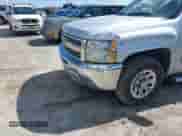 2012 Chevrolet Silverado 1500 LS z VIN 3GCPCREA4CG229602, wystawiony jako IAAI lot #42818433 z przebiegiem 294 243 mil mil oraz . Historia ofert i sprzedaży dostępna na DreamBid. Obrazek 6.