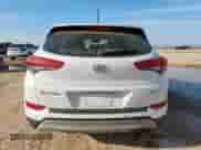 2017 Hyundai Tucson Eco z VIN KM8J3CA27HU566508, wystawiony jako Copart lot #60664945 z przebiegiem 78 016 mil mil oraz Czysty tytuł • Clean title. Historia ofert i sprzedaży dostępna na DreamBid. Obrazek 6.