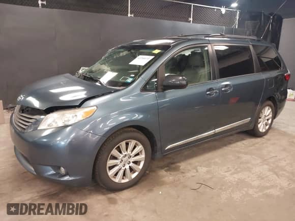2015 Toyota Sienna Limited with VIN 5TDDK3DC3FS100407, listed as a IAAI auction lot 42208135 with 83,109 mi miles and . Bid and sale history available at DreamBid. Image 17.