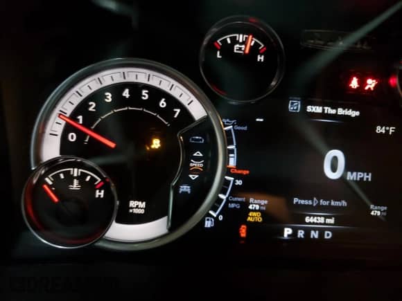 2018 Ram 1500 Big Horn z VIN 1C6RR7GT7JS312139, wystawiony jako Copart lot #63465395 z przebiegiem 64 438 mil mil oraz Czysty tytuł • Clean title. Historia ofert i sprzedaży dostępna na DreamBid. Obrazek 9.