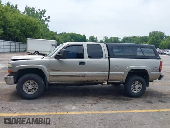 2002 Chevrolet Silverado 2500HD LT с VIN 1GCHK29172E158362, выставлен на аукционе IAAI как лот 42862931 с пробегом 261 133 миль миль и . История ставок и продаж доступна на DreamBid. Изображение 15.