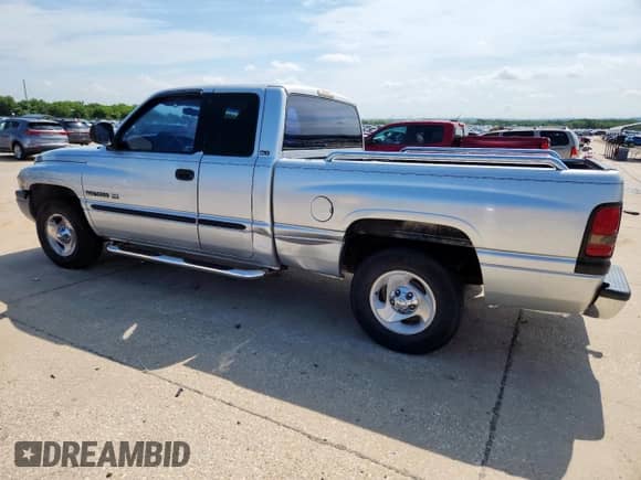 2001 Dodge 1500 with VIN 3B7HC13Z61G766077, listed as a Copart auction lot 64002995 with 192,205 mi miles and Clean title. Bid and sale history available at DreamBid. Image 2.