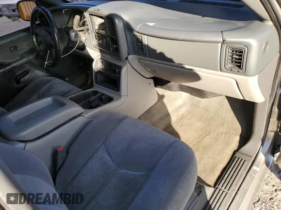 2003 GMC Sierra 1500 Work Truck with VIN 1GTEC14V83Z345611, listed as a Copart auction lot 43030215 with 152,957 mi miles and Salvage title. Bid and sale history available at DreamBid. Image 8.