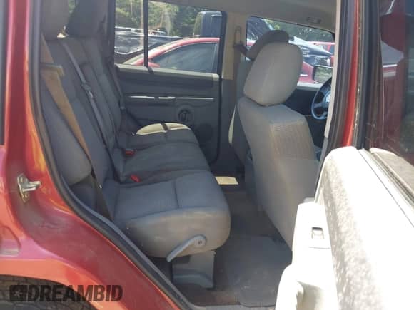 2006 Jeep Commander with VIN 1J8HG48K86C103890, listed as a IAAI auction lot 42803656 with 191,968 mi miles and . Bid and sale history available at DreamBid. Image 8.