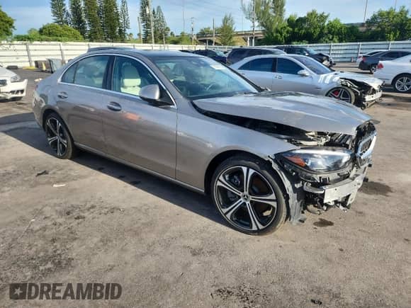 2023 Mercedes-Benz C 300 z VIN W1KAF4GB6PR096892, wystawiony jako Copart lot #71679435 z przebiegiem 3 168 mil mil oraz Szkoda całkowita • Salvage title. Historia ofert i sprzedaży dostępna na DreamBid. Obrazek 4.