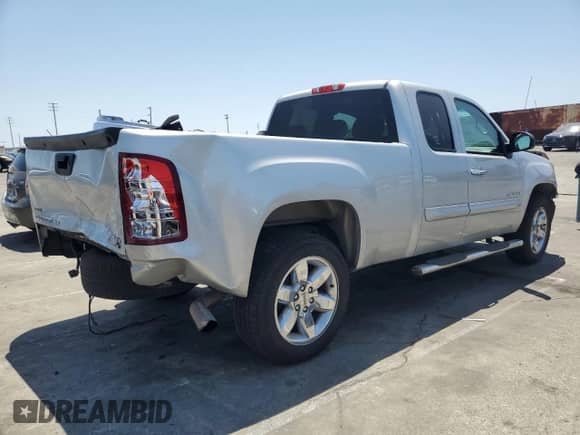 2012 GMC Sierra 1500 SLE z VIN 1GTR1VE05CZ243264, wystawiony jako Copart lot #57529845 z przebiegiem 297 504 mil mil oraz Szkoda całkowita • Salvage title. Historia ofert i sprzedaży dostępna na DreamBid. Obrazek 3.