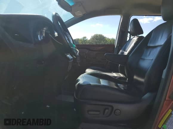 2017 Toyota Sienna SE with VIN 5TDXZ3DC4HS875844, listed as a Copart auction lot 84577465 with 165,613 mi miles and Clean title. Bid and sale history available at DreamBid. Image 7.