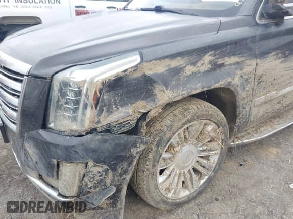 2016 Cadillac Escalade ESV Platinum с VIN 1GYS4KKJ1GR104298, выставлен на аукционе IAAI как лот 42347329 с пробегом 140 059 миль миль и . История ставок и продаж доступна на DreamBid. Изображение 6.