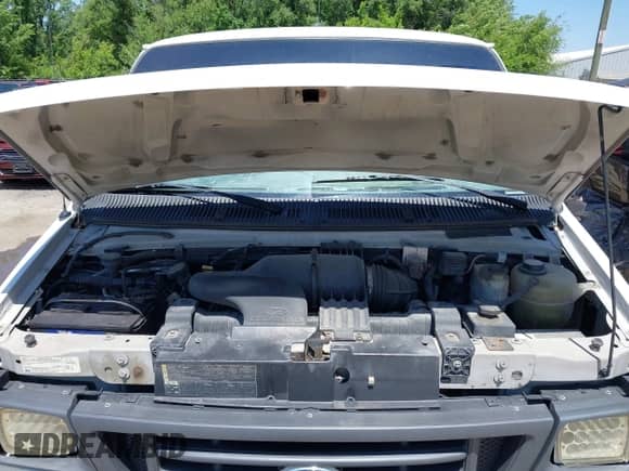 2007 Ford Econoline Cargo Commercial with VIN 1FTNE24L67DB39270, listed as a IAAI auction lot 42270845 with 296,410 mi miles and . Bid and sale history available at DreamBid. Image 10.