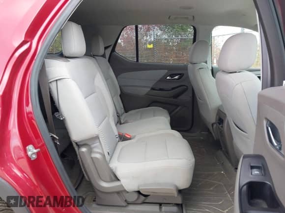 2018 Chevrolet Traverse LT Cloth z VIN 1GNEVGKW5JJ235448, wystawiony jako IAAI lot #43555205 z przebiegiem 111 945 mil mil oraz . Historia ofert i sprzedaży dostępna na DreamBid. Obrazek 8.