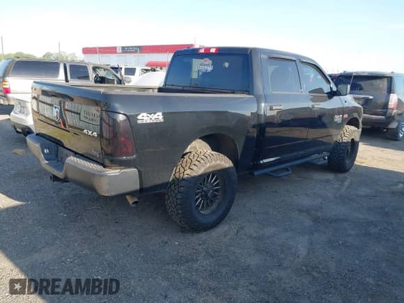 2021 Ram 1500 Tradesman z VIN 1C6RR7KT7MS555381, wystawiony jako IAAI lot #41973449 z przebiegiem 28 577 mil mil oraz . Historia ofert i sprzedaży dostępna na DreamBid. Obrazek 4.