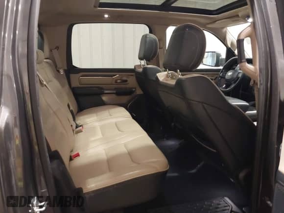 2019 Ram 1500 Limited z VIN 1C6SRFHT6KN732727, wystawiony jako IAAI lot #42497308 z przebiegiem 53 675 mil mil oraz . Historia ofert i sprzedaży dostępna na DreamBid. Obrazek 8.