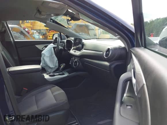 2023 Chevrolet Blazer LT z VIN 3GNKBHR44PS102774, wystawiony jako IAAI lot #42275169 z przebiegiem 63 186 mil mil oraz . Historia ofert i sprzedaży dostępna na DreamBid. Obrazek 5.