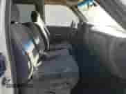 2002 Chevrolet Silverado 2500HD LT с VIN 1GCHK29112E146160, выставлен на аукционе Copart как лот 52944265 с пробегом 185 294 миль миль и Списание • Salvage title. История ставок и продаж доступна на DreamBid. Изображение 7.