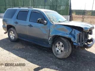 2009 Chevrolet Tahoe LS z VIN 1GNFC13099R196717, wystawiony jako IAAI lot #41970942 z przebiegiem 236 453 mil mil oraz . Historia ofert i sprzedaży dostępna na DreamBid. Obrazek 1.