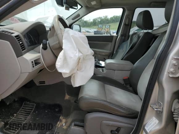 2010 Jeep Grand Cherokee Limited z VIN 1J4PR5GK9AC151082, wystawiony jako Copart lot #59121575 z przebiegiem 152 372 mil mil oraz Nie do naprawy • Non repairable. Historia ofert i sprzedaży dostępna na DreamBid. Obrazek 7.