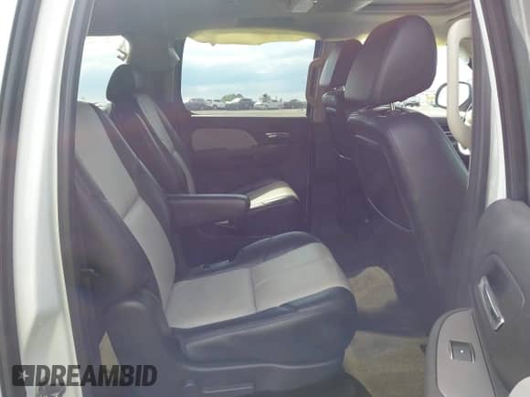 2007 Chevrolet Suburban LT with VIN 3GNFK16317G262909, listed as a IAAI auction lot 42129302 with 173,371 mi miles and . Bid and sale history available at DreamBid. Image 8.