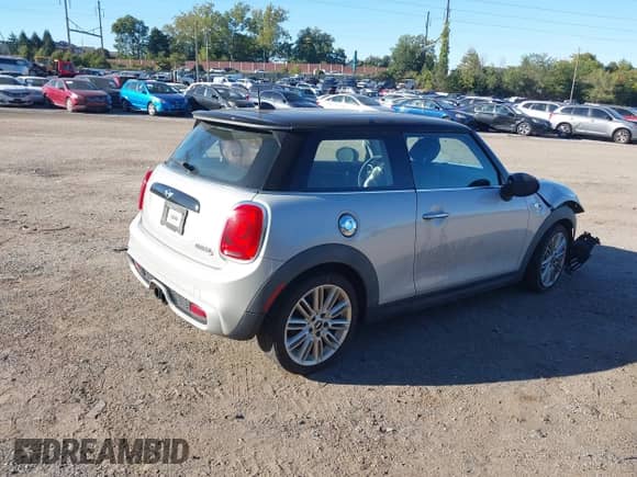 2015 MINI Hardtop S с VIN WMWXP7C59F2A58681, выставлен на аукционе IAAI как лот 43415107 с пробегом 103 468 миль миль и . История ставок и продаж доступна на DreamBid. Изображение 4.
