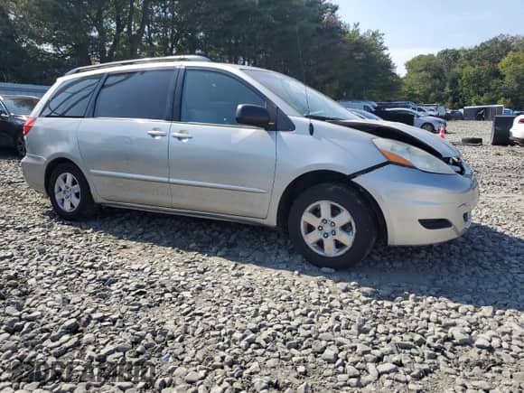 2010 Toyota Sienna CE z VIN 5TDKK4CC4AS329167, wystawiony jako Copart lot #80783565 z przebiegiem 120 600 mil mil oraz Szkoda całkowita • Salvage title. Historia ofert i sprzedaży dostępna na DreamBid. Obrazek 4.