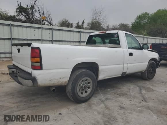 2005 GMC Sierra 1500 Work Truck with VIN 1GTEC14V25Z298577, listed as a Copart auction lot 50950505 with 167,293 mi miles and Salvage title. Bid and sale history available at DreamBid. Image 3.