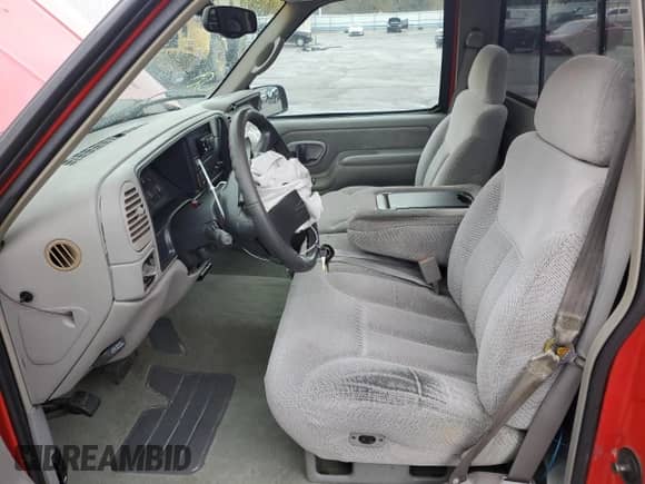 1997 Chevrolet Silverado 1500 with VIN 1GCEC14R8VZ235406, listed as a Copart auction lot 43017885 with 238,279 mi miles and Salvage title. Bid and sale history available at DreamBid. Image 7.